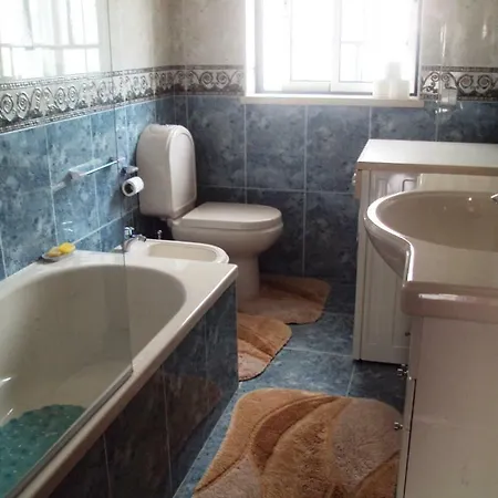 Edificio Saul Fanha נאזרה